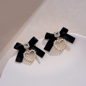 French Vintage Black Ribbon Bow Earrings with Imitation Pearl Peach Heart Drop - High-End Fashion Accessories