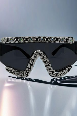 Concert Outfit Chain-Embellished Sunglasses