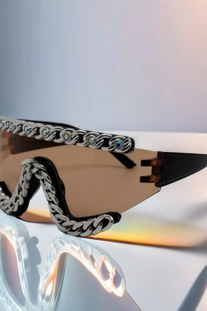 Concert Outfit Chain-Embellished Sunglasses