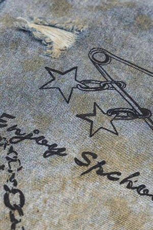 Concert Outfit Vintage Ripped Graffiti Jeans
