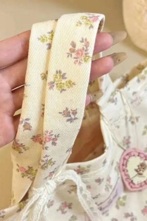 New Style Trends - Coquette Large Lace Bow  Bag - Outfit Ideas