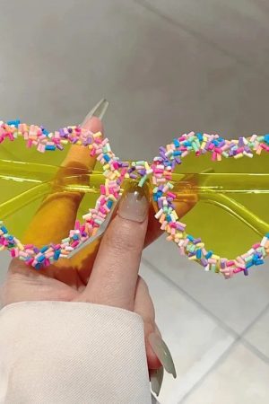 New Style Trends - Cute Candy Pop Heart  Sunglasses - Outfit Ideas