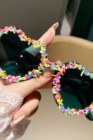 New Style Trends - Cute Candy Pop Heart  Sunglasses - Outfit Ideas
