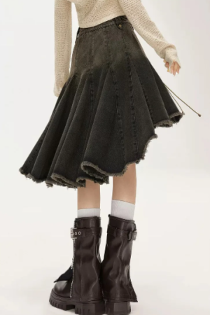 New Style Trends - Dark Academia Denim Skirt - Outfit Ideas
