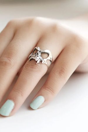 New Style Trends - Demon Skull Ragen Edgy Ring - Outfit Ideas