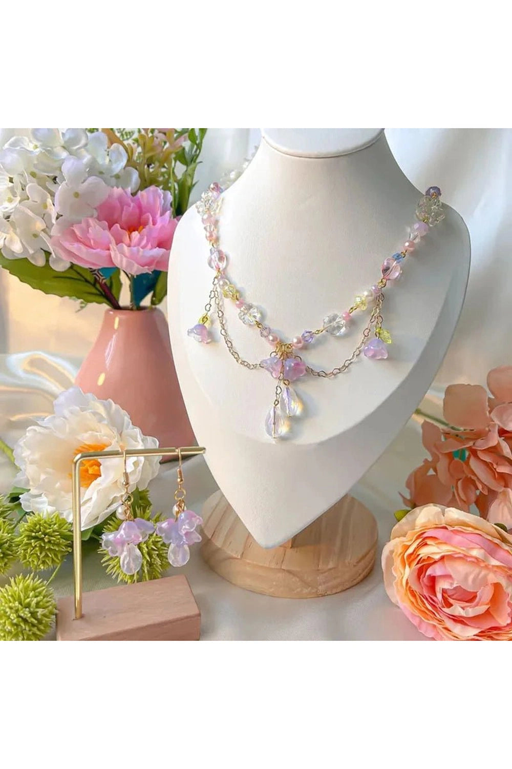 New Style Trends - Lily  Floral Necklace - Outfit Ideas