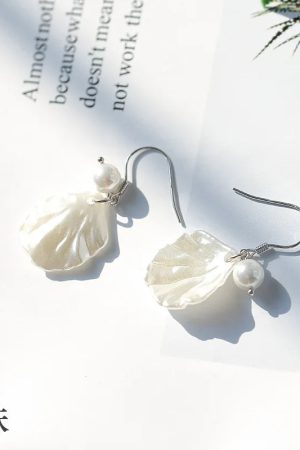 New Style Trends - Mermaidcore Ocean Bloom Pearl Drops - Outfit Ideas