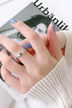 New Style Trends - Stellar Cutout Y2k Ring - Outfit Ideas