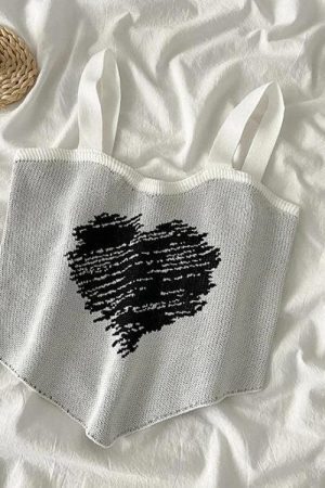 Style Core Aesthetics, New Style Trends - Asymmetric Heart Knitted Crop Top
