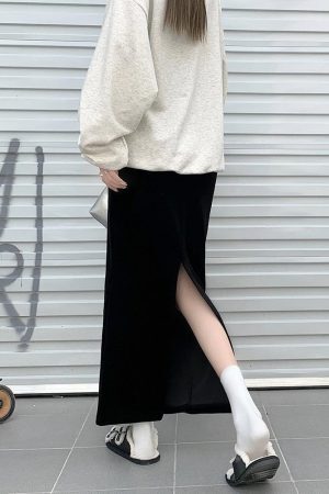 Style Core Aesthetics, New Style Trends - Back Slit Maxi Skirt