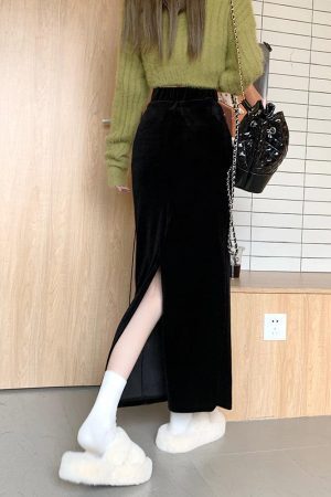 Style Core Aesthetics, New Style Trends - Back Slit Maxi Skirt