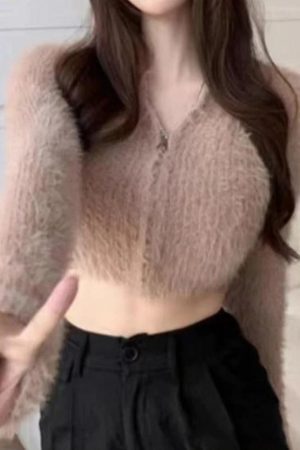 Style Core Aesthetics, New Style Trends - Cardigan court en peluche à col en V de couleur unie