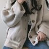 Style Core Aesthetics, New Style Trends - Cardigan en tricot rayé boutonné