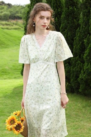Style Core Aesthetics, New Style Trends - Cottagecore Floral Midi Dress