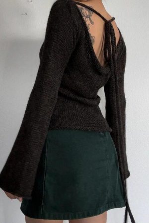 Style Core Aesthetics, New Style Trends - Flare Sleeved Knit Backless Top