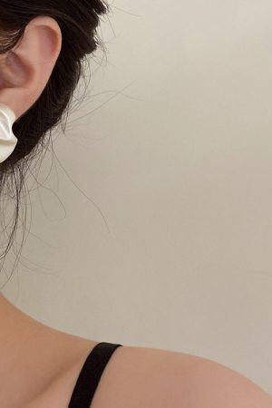 Style Core Aesthetics, New Style Trends - French Girl Big Pearl Earrings