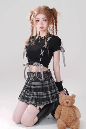 Style Core Aesthetics, New Style Trends - Grunge Coquette Lace Up Crop Top