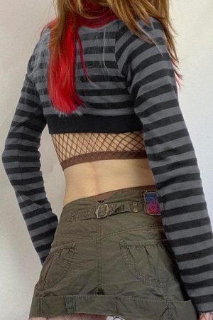 Style Core Aesthetics, New Style Trends - Grunge Striped Button-Up Crop Top