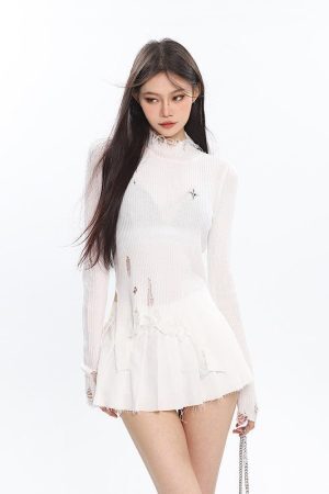 Style Core Aesthetics, New Style Trends - Grunge Turtleneck Distressed Sweater