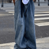 Style Core Aesthetics, New Style Trends - Jean boyfriend bleu délavé à ceinture