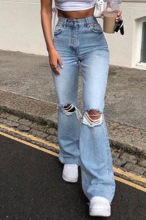 Style Core Aesthetics, New Style Trends - Jean déchiré taille haute effet vieilli