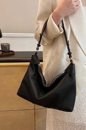 Style Core Aesthetics, New Style Trends - Maelis | Sac bandoulière design