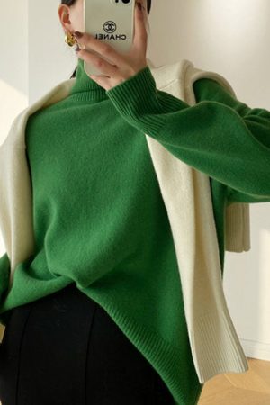 Style Core Aesthetics, New Style Trends - Minimalist Aesthetic Autumn Sweater