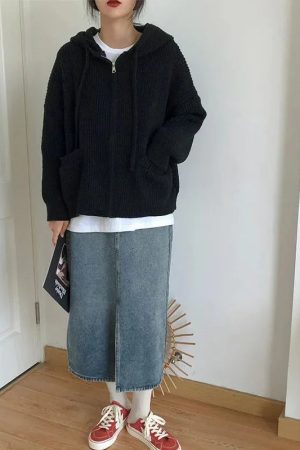 Style Core Aesthetics, New Style Trends - Oversized Knitted Hooded Cardigan
