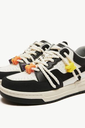 Style Core Aesthetics, New Style Trends - 'Pendant' Shoes