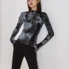 Style Core Aesthetics, New Style Trends - Tie Dye High Neck Top