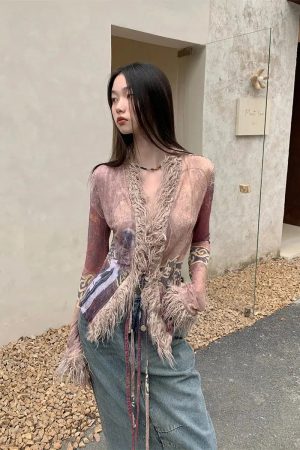 Style Core Aesthetics, New Style Trends - Vintage Faux Fur Detailed Lace Up Top