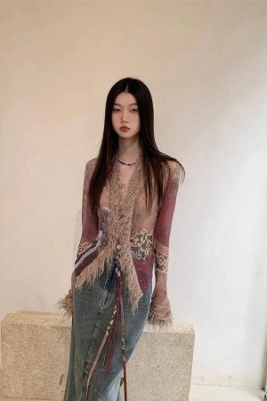 Style Core Aesthetics, New Style Trends - Vintage Faux Fur Detailed Lace Up Top