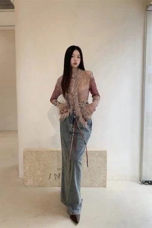 Style Core Aesthetics, New Style Trends - Vintage Faux Fur Detailed Lace Up Top
