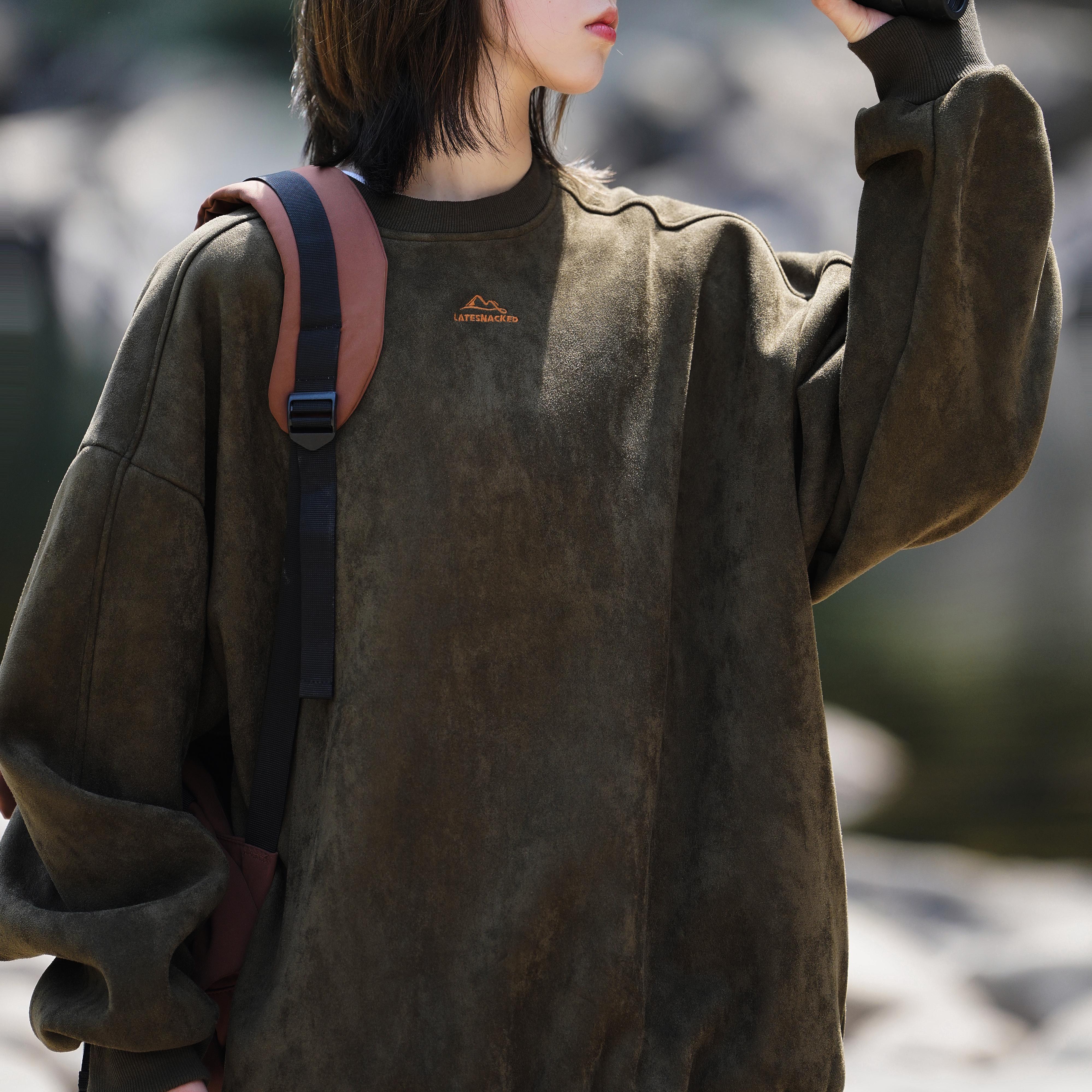 Style Core Aesthetics, New Style Trends Vintage Mountain Logo Fleece Sweatshirt