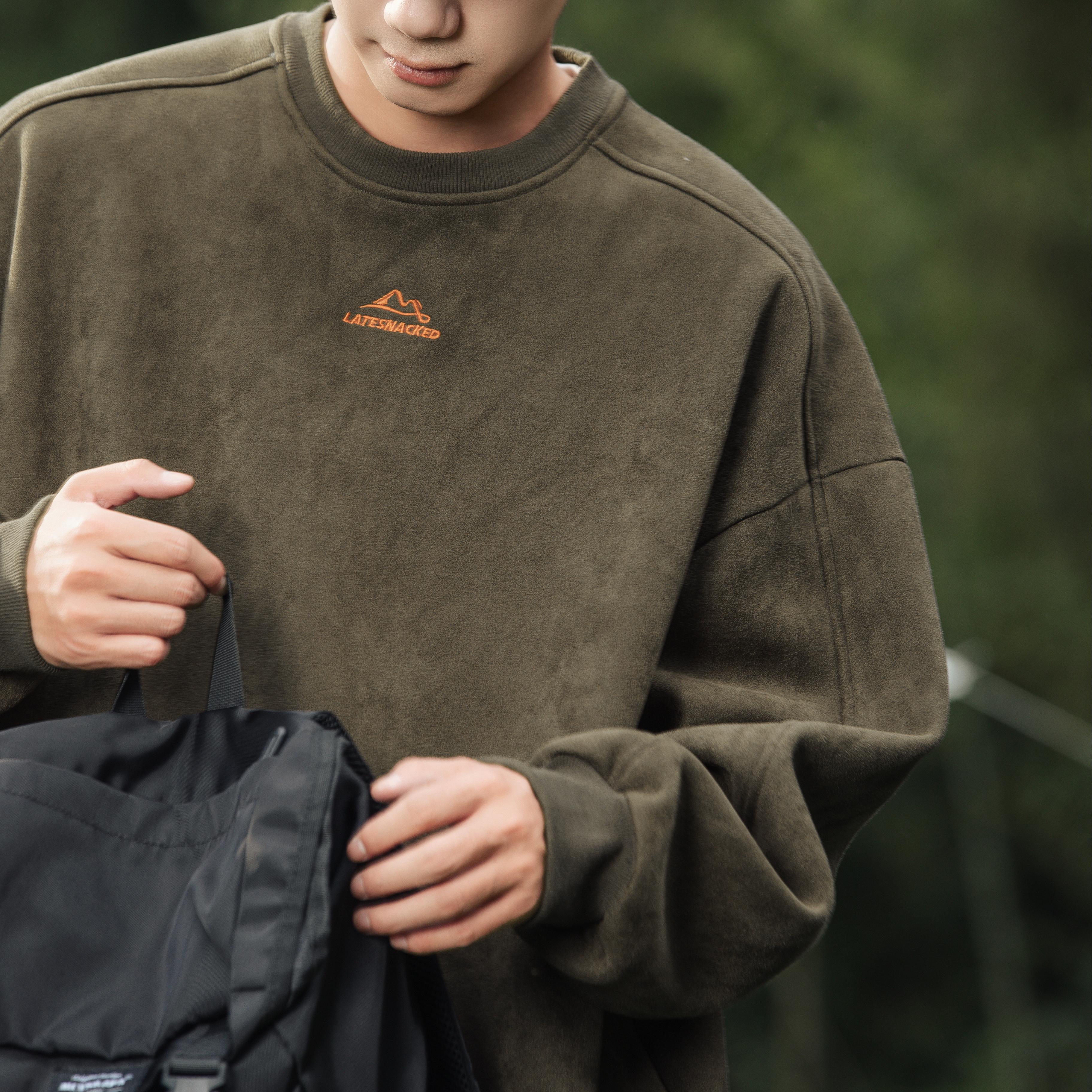 Style Core Aesthetics, New Style Trends Vintage Mountain Logo Fleece Sweatshirt