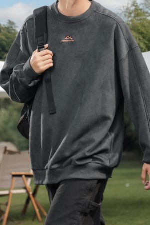 Style Core Aesthetics, New Style Trends Vintage Mountain Logo Fleece Sweatshirt