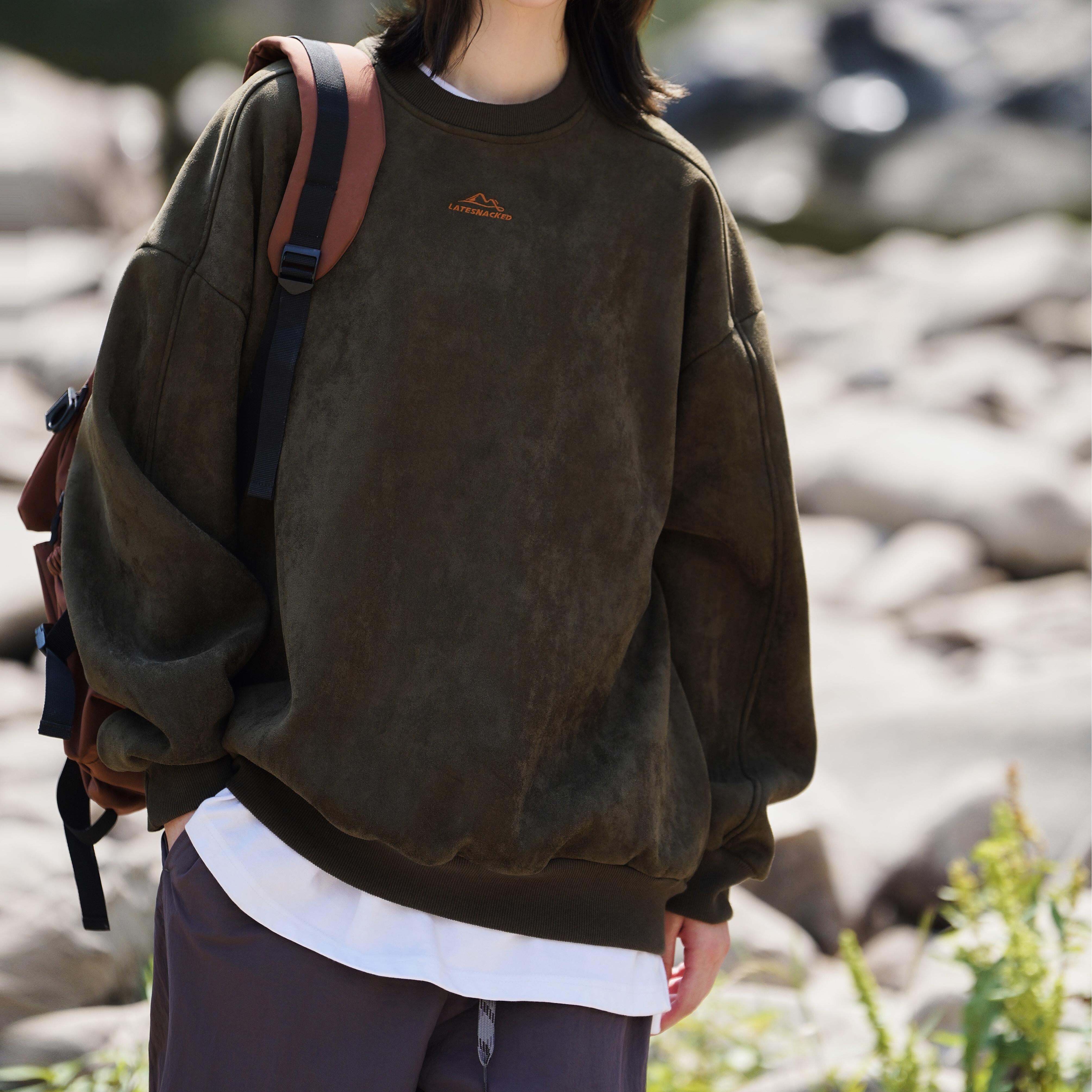 Style Core Aesthetics, New Style Trends Vintage Mountain Logo Fleece Sweatshirt